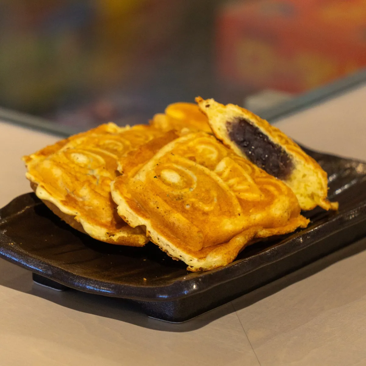 鯉のぼり生産量日本一の加須市ならではの郷土菓子、こいのぼり焼き